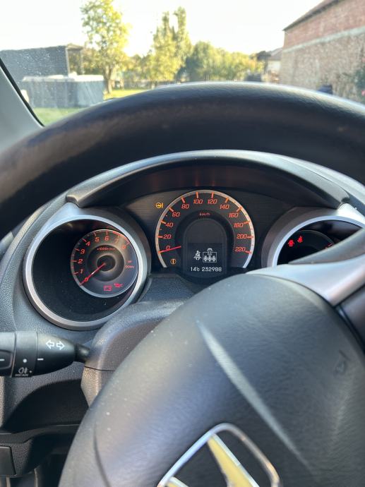 Honda Jazz 1,2i - 2009. godište, PALI i VOZI, fotografija 8