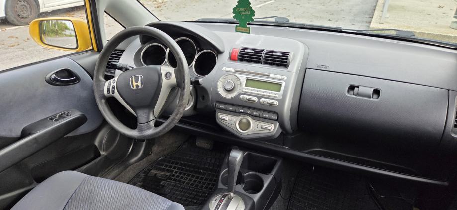 Honda Jazz 1,4 automatik, fotografija 12