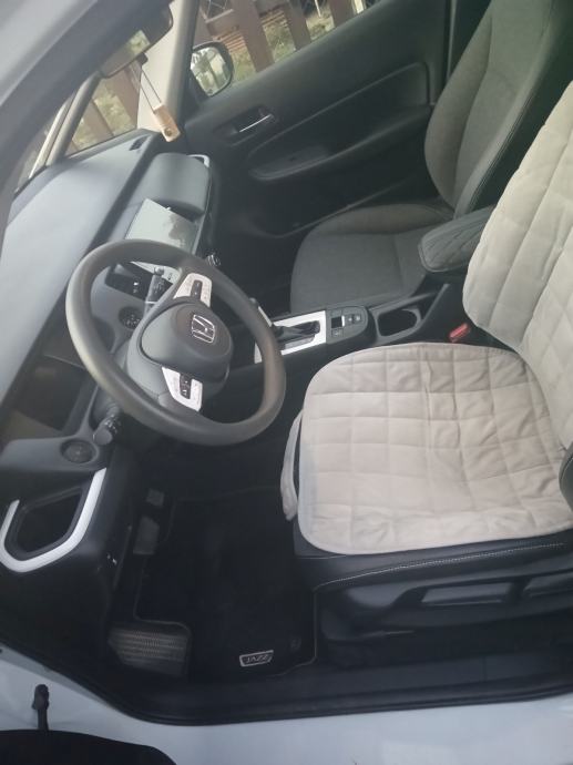 Honda Jazz 1,5 automatik, fotografija 17