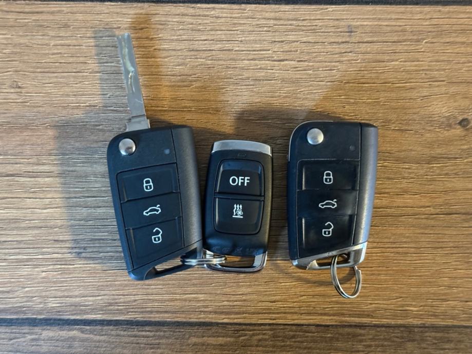 Hr Vozilo Volkswagen Touran 2,0 TDI COMFORTLINE DSG 7Sj.*Garancija 12, fotografija 10