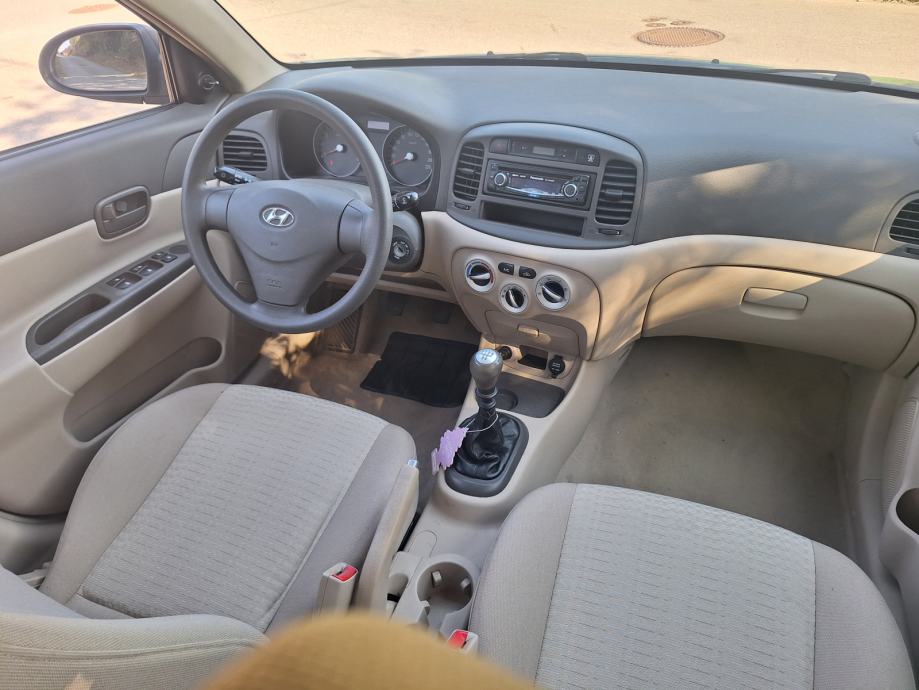 Hyundai Accent 1,4 GL 133tkm, fotografija 9