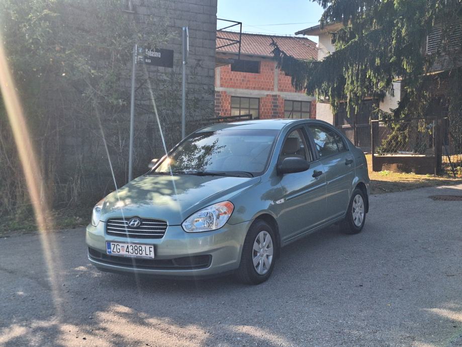 Hyundai Accent 1,4 GL 133tkm, fotografija 2