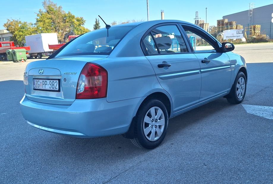 Hyundai Accent 1,4 GL,klima,servo,reg 1 god, fotografija 4
