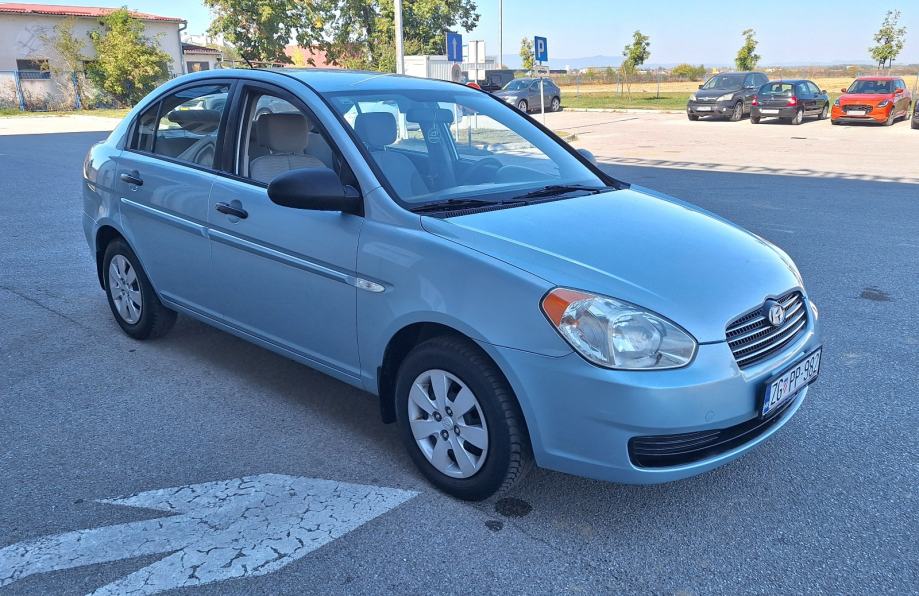 Hyundai Accent 1,4 GL,klima,servo,reg 1 god, fotografija 2