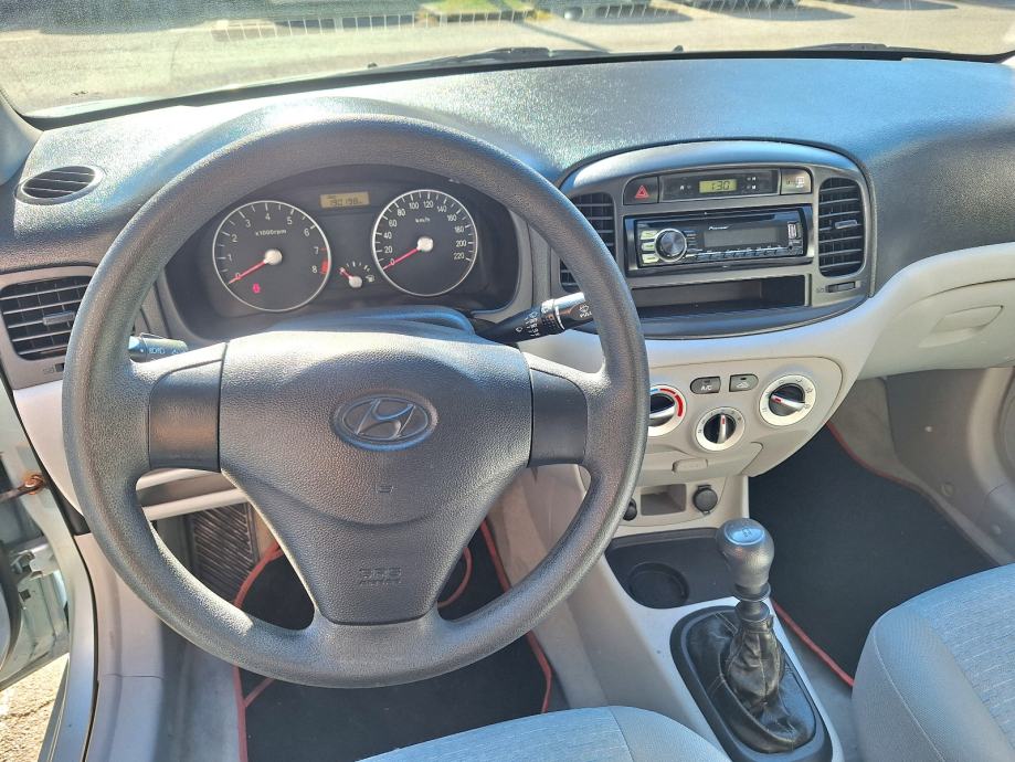 Hyundai Accent 1,4 GL,klima,servo,reg 1 god, fotografija 10