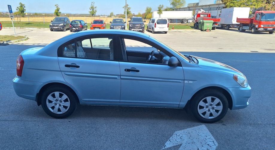 Hyundai Accent 1,4 GL,klima,servo,reg 1 god, fotografija 3