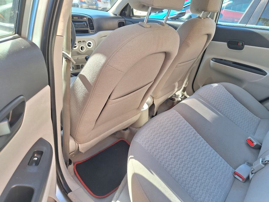 Hyundai Accent 1,4 GL,klima,servo,reg 1 god, fotografija 17