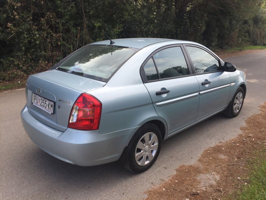 Hyundai accent 06