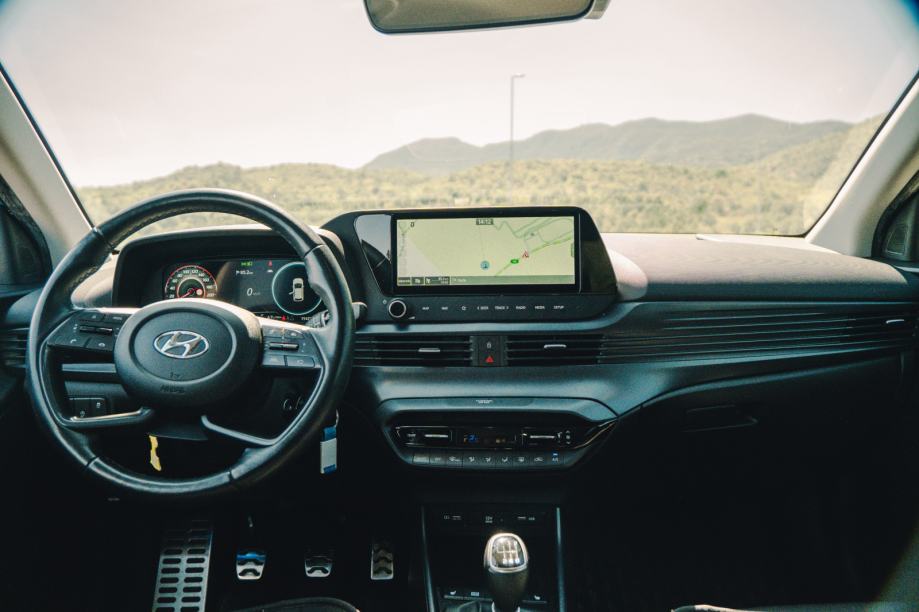 HYUNDAI BAYON 1.0 T-GDI 100 KS PREMIUM – PRVI VLASNIK – JAMSTVO, fotografija 11