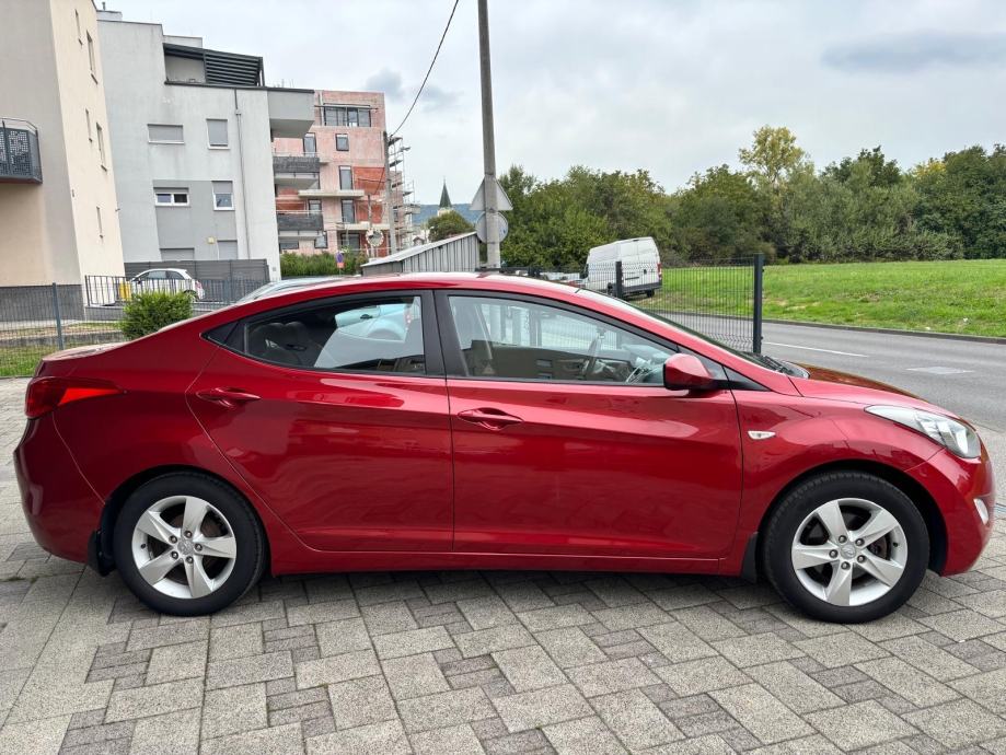 Hyundai Elantra 1.6 benzin,1. Vlasnik,HR. Auto,samo 118ooo kilometara!, fotografija 8