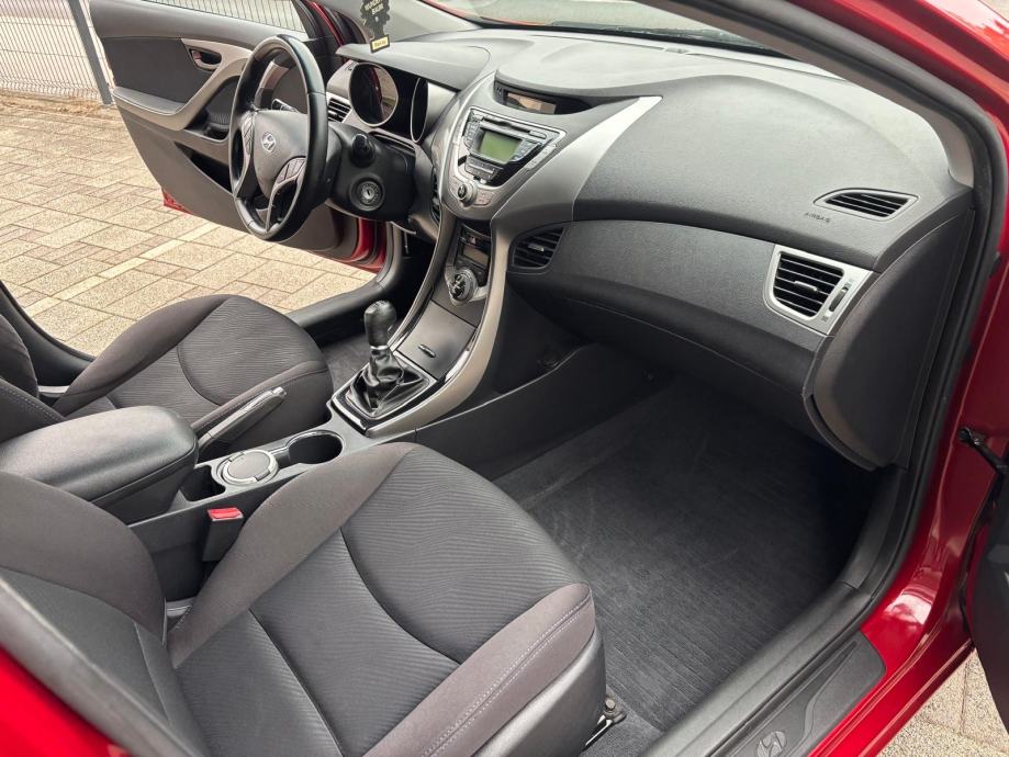 Hyundai Elantra 1.6 benzin,1. Vlasnik,HR. Auto,samo 118ooo kilometara!, fotografija 12