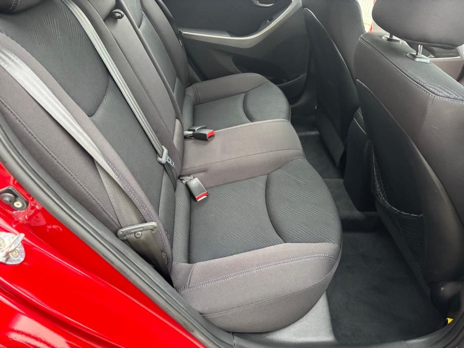 Hyundai Elantra 1.6 benzin,1. Vlasnik,HR. Auto,samo 118ooo kilometara!, fotografija 13