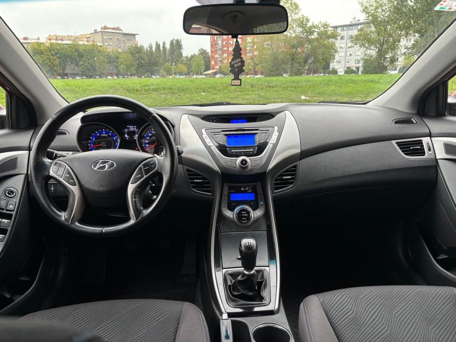 Hyundai Elantra 1.6 benzin,1. Vlasnik,HR. Auto,samo 118ooo kilometara!, fotografija 14