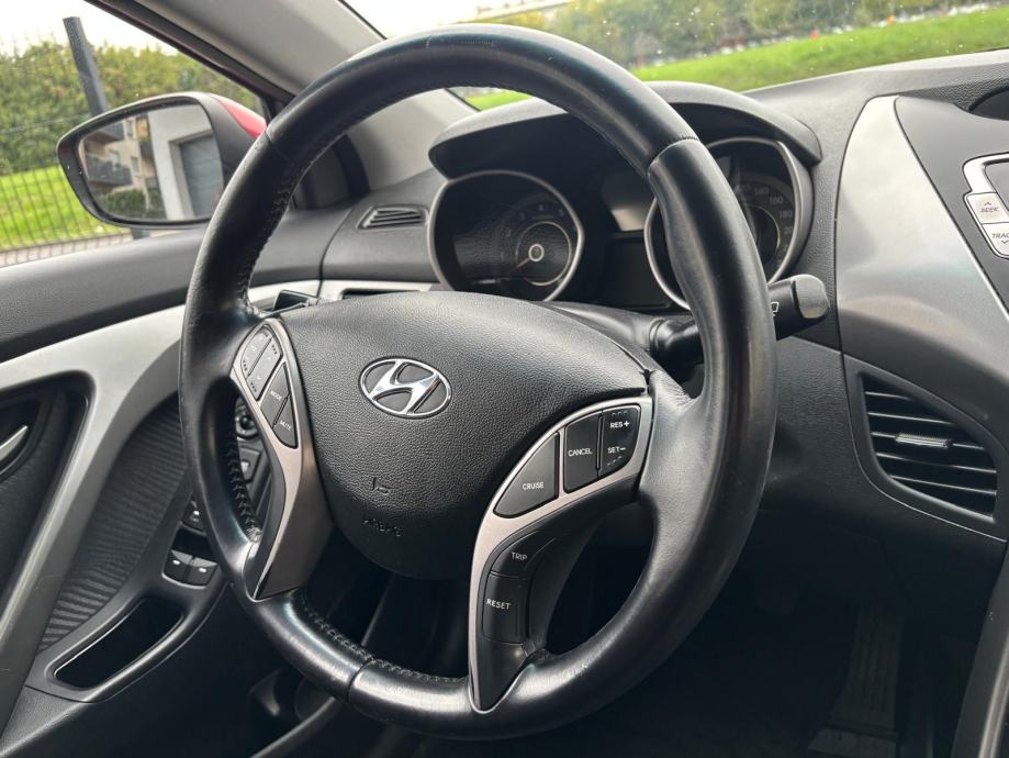 Hyundai Elantra 1.6 benzin,1. Vlasnik,HR. Auto,samo 118ooo kilometara!, fotografija 15