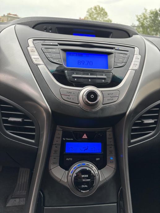 Hyundai Elantra 1.6 benzin,1. Vlasnik,HR. Auto,samo 118ooo kilometara!, fotografija 17