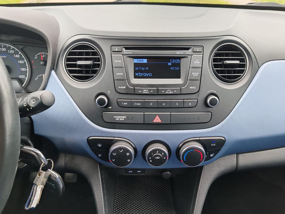 Hyundai i10 1,0 2015 god,56000 km,klima,kartice, fotografija 16