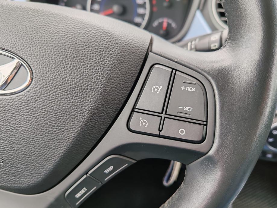 Hyundai i10 1,0 2015 god,56000 km,klima,kartice, fotografija 15