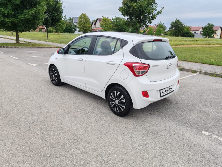 Hyundai i10 1,0 2015 god,56000 km,klima,kartice, fotografija 4