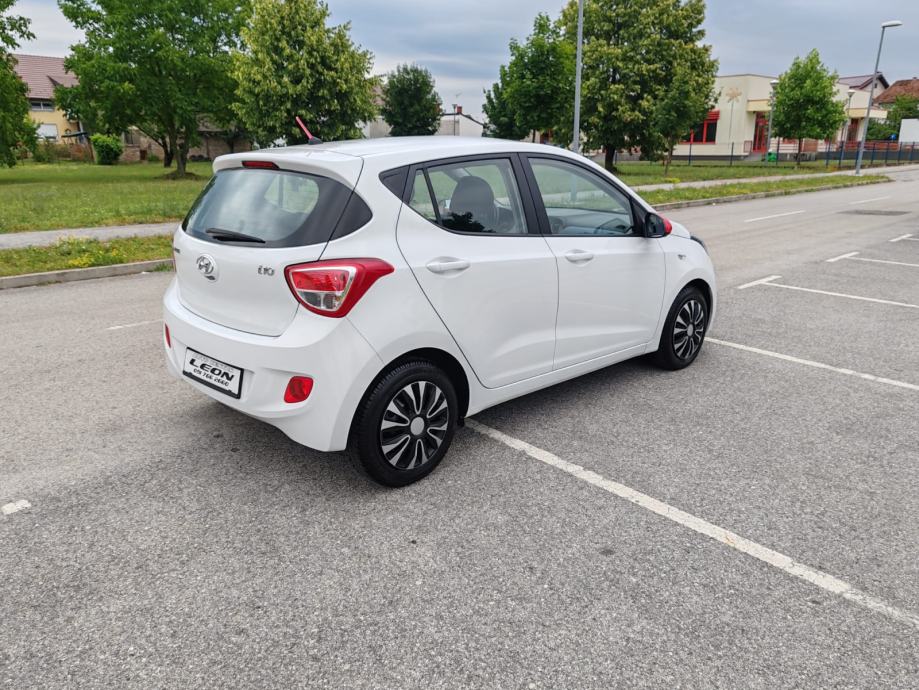 Hyundai i10 1,0 2015 god,56000 km,klima,kartice, fotografija 6