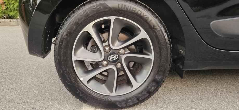 Hyundai i10 1,0 92 000 KILOMETARA HR VOZILO, fotografija 18