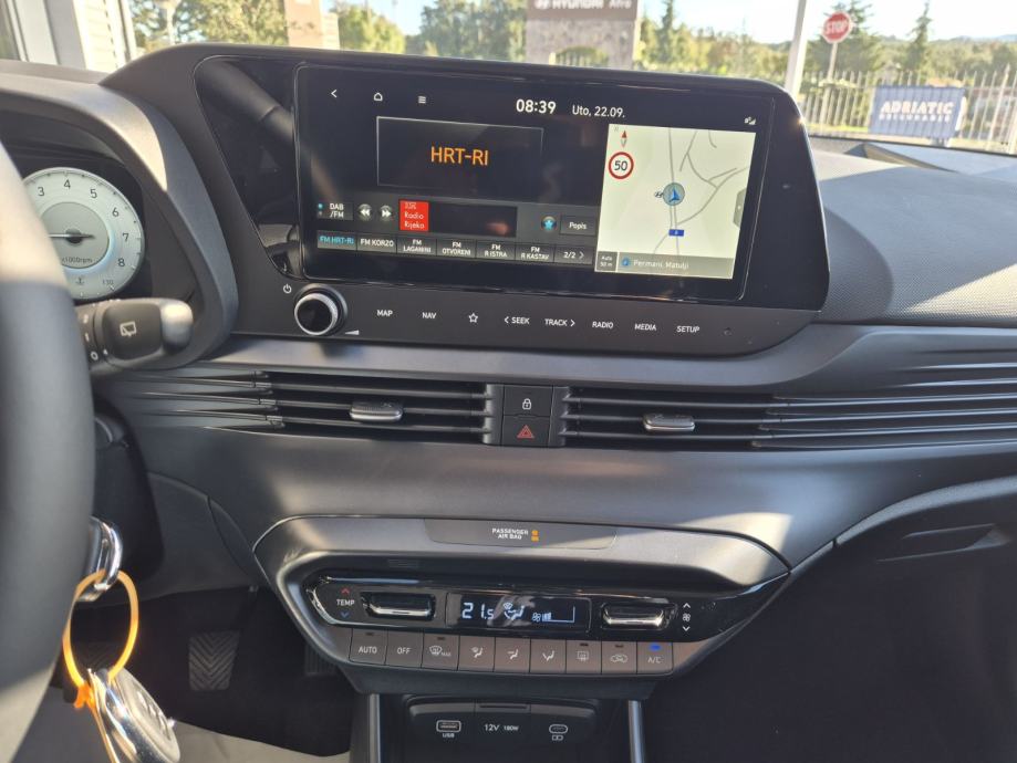 Hyundai i20 1,0 T-GDI 90KS 6MT Vatrena edicija ** POPUST 3.500 € !! **, fotografija 13