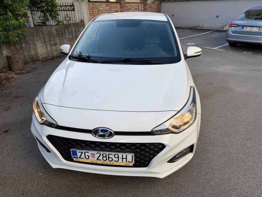 Hyundai i20 1,0 T-GDI automatik, fotografija 2