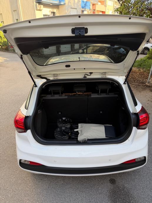 Hyundai i20 1,0 T-GDI automatik, fotografija 5