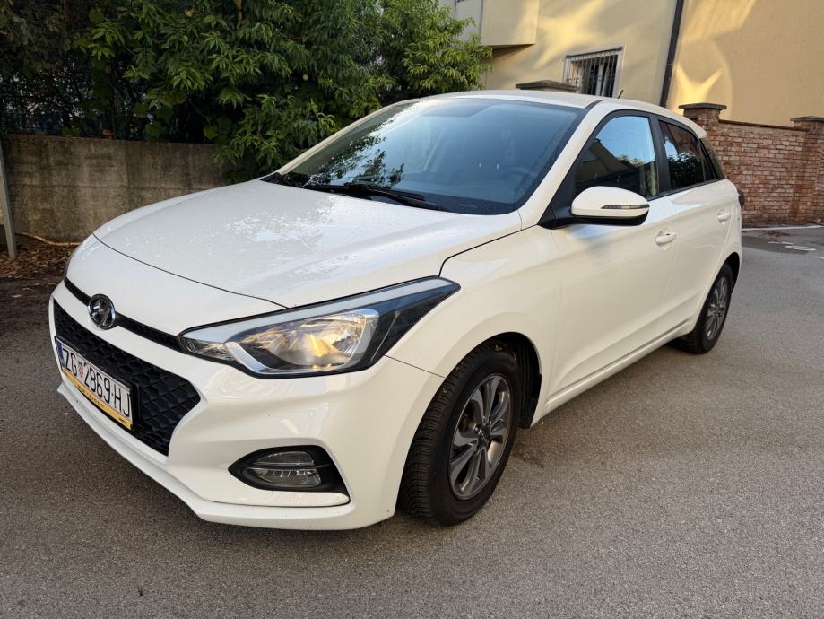Hyundai i20 1,0 T-GDI automatik, fotografija 3