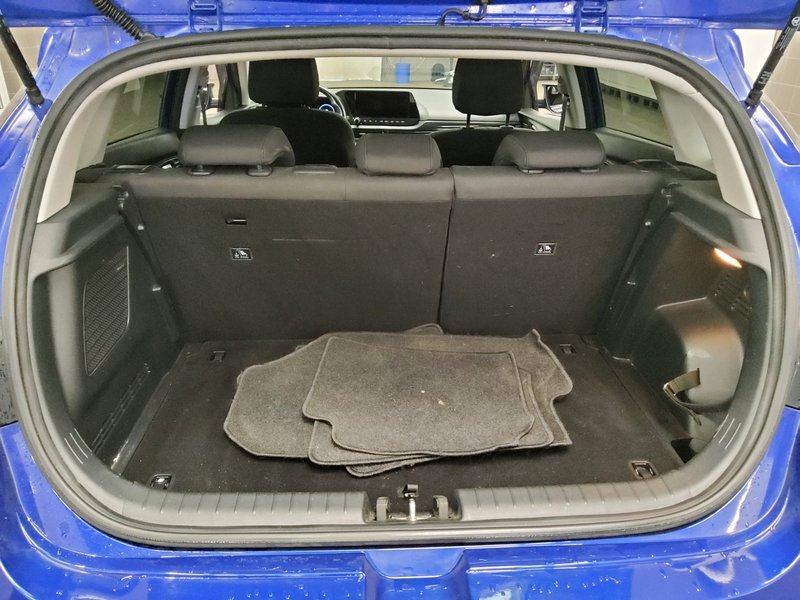 Hyundai i20 1.0 T-GDI Trend • bežično punjenje • digitalni instrumenti, fotografija 12