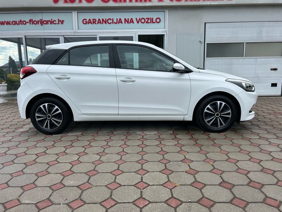 Hyundai i20 1,1 CRDi 2016.,SERVISNA, CAR-PASS, PARK SENZ.,KLIMA, LED, fotografija 4
