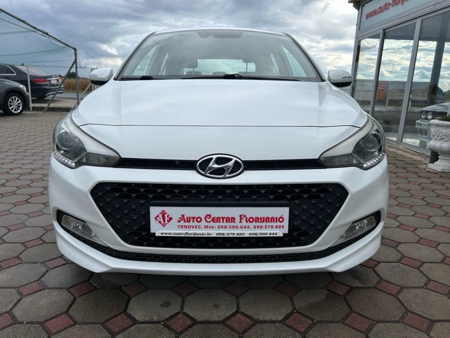Hyundai i20 1,1 CRDi 2016.,SERVISNA, CAR-PASS, PARK SENZ.,KLIMA, LED, fotografija 2