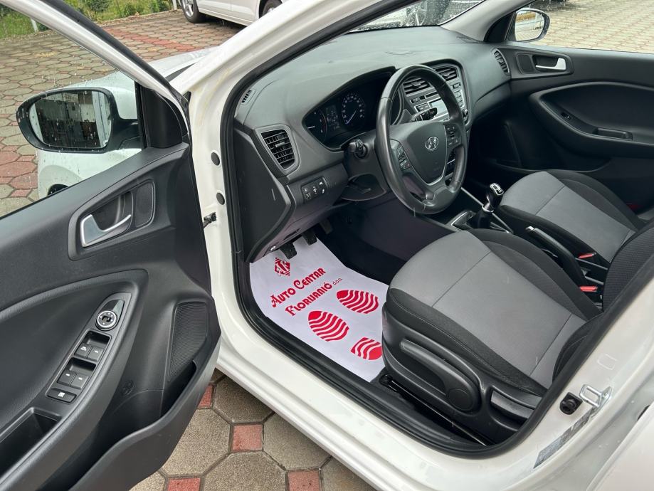 Hyundai i20 1,1 CRDi 2016.,SERVISNA, CAR-PASS, PARK SENZ.,KLIMA, LED, fotografija 10