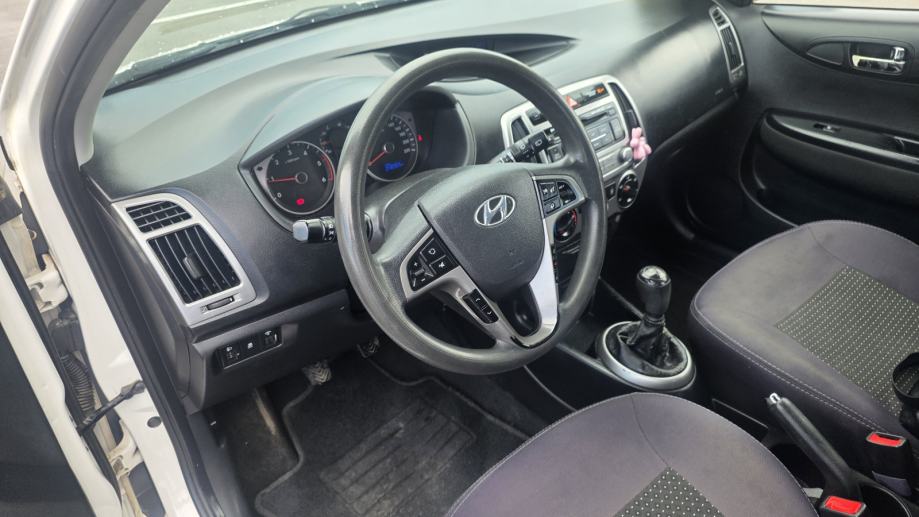 Hyundai i20 1,1 CRDi, fotografija 7