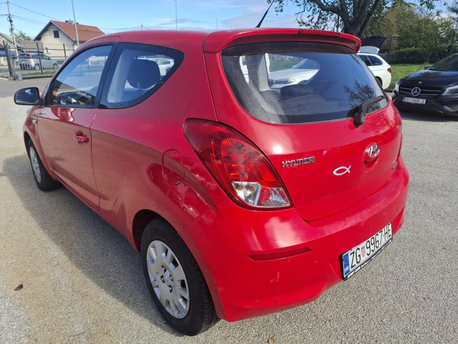 Hyundai i20 1.1crdi-KLIMA-ESP-REGISTRIRAN DO 04 MJESECA 2027, pogled izvana - slika 5