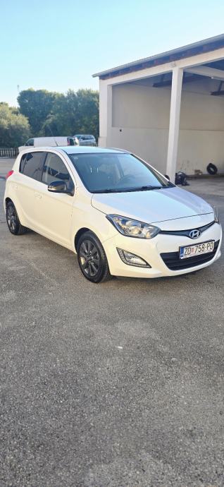 Hyundai i20 1.2, 12/2014, 240tkm, 63kw, reg. 10/2027, fotografija 4