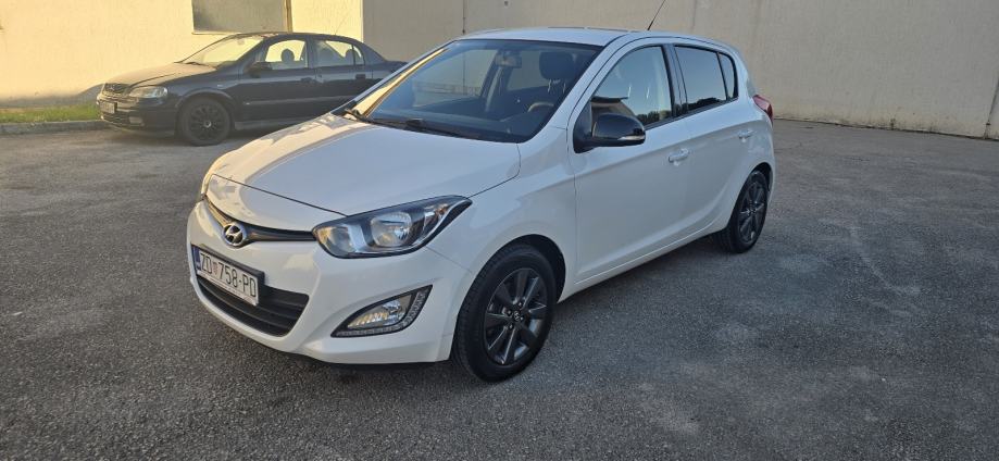 Hyundai i20 1.2, 12/2014, 240tkm, 63kw, reg. 10/2027, fotografija 8