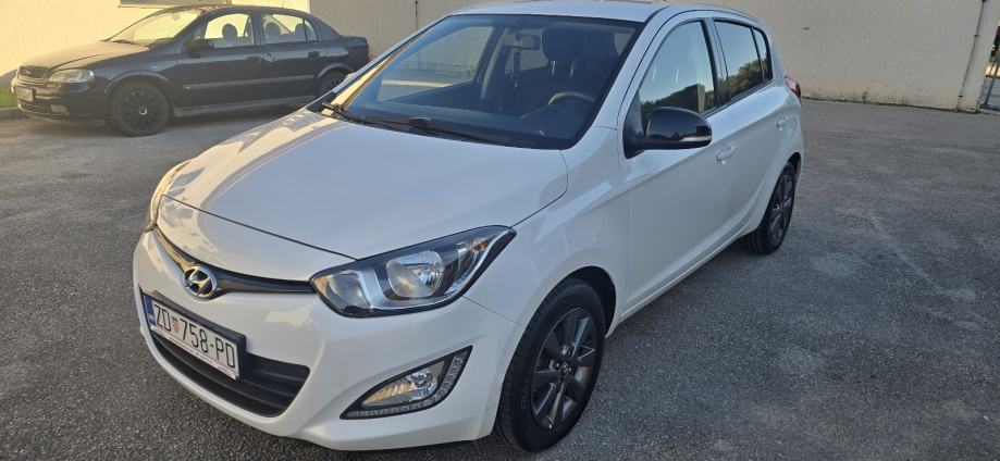 Hyundai i20 1.2, 12/2014, 240tkm, 63kw, reg. 10/2027, fotografija 10