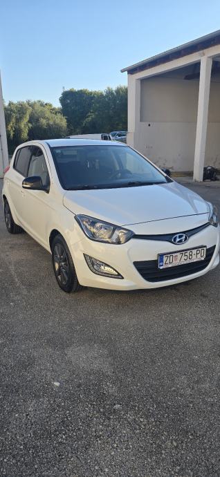 Hyundai i20 1.2, 12/2014, 240tkm, 63kw, reg. 10/2027, fotografija 12