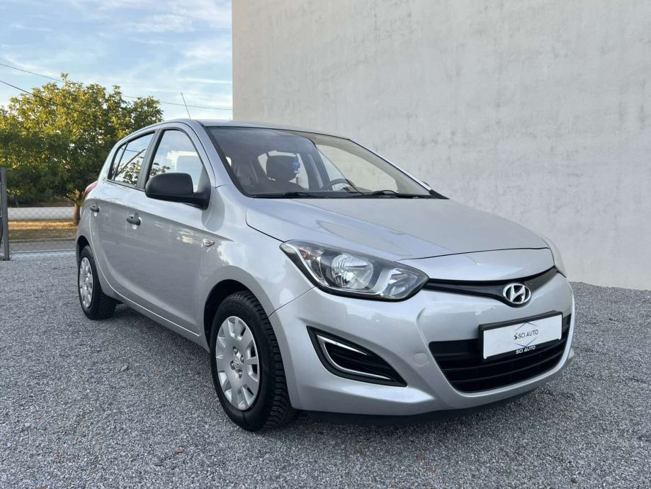 HYUNDAI I20 1.2, 2013., KLIMA, JAMSTVO, OBROČNO PLAĆANJE KARTICAMA !, fotografija 2