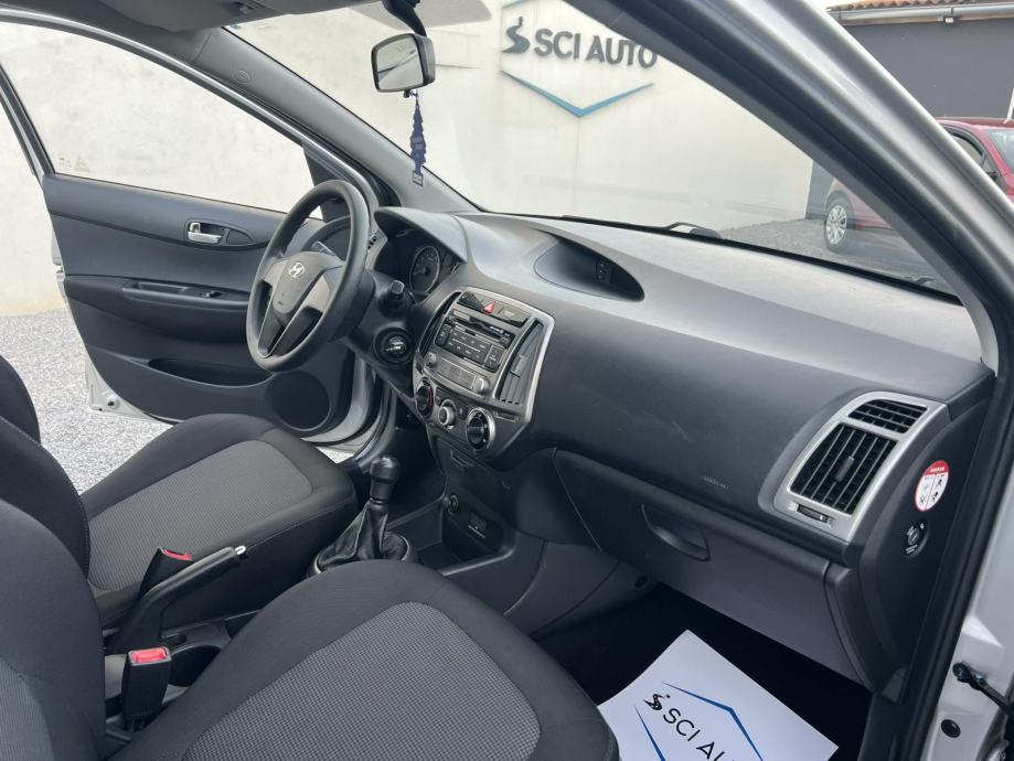 HYUNDAI I20 1.2, 2013., KLIMA, JAMSTVO, OBROČNO PLAĆANJE KARTICAMA !, fotografija 11