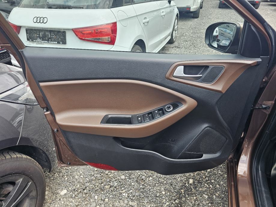 *HYUNDAI*I20*1.2*BENZIN*PREMIUM*GO*KLIMA*PDC*TOP*STANJE*SERVISNA*ZG*, fotografija 13