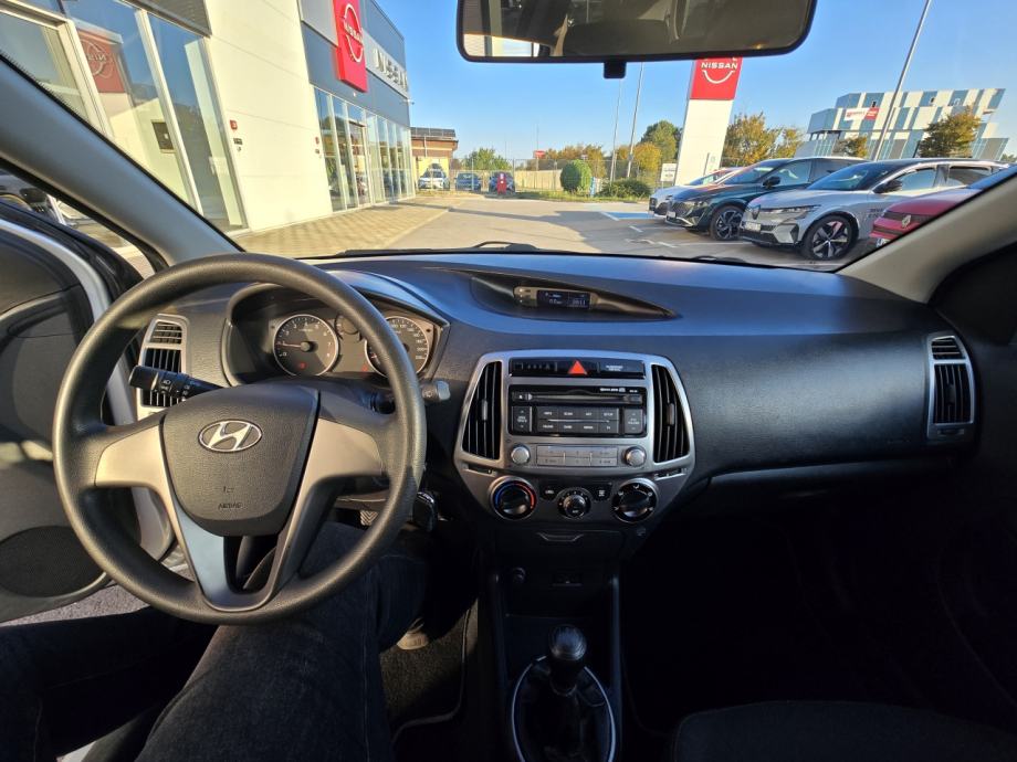 Hyundai i20 1,2 iStart, fotografija 6