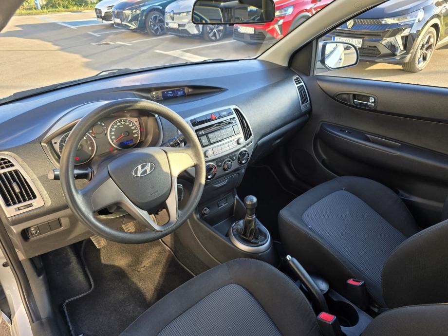 Hyundai i20 1,2 iStart, fotografija 7