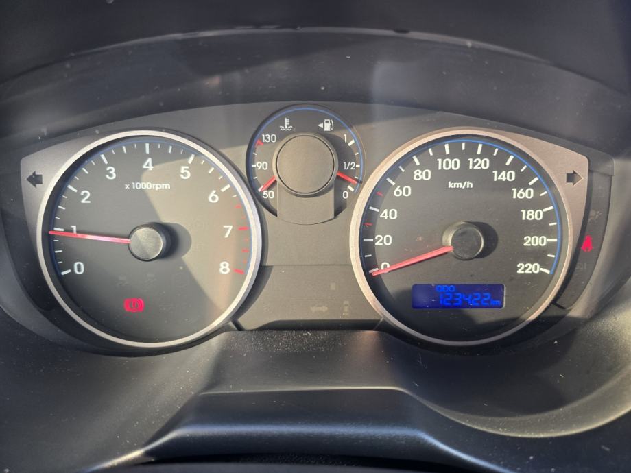 Hyundai i20 1,2 iStart, fotografija 9