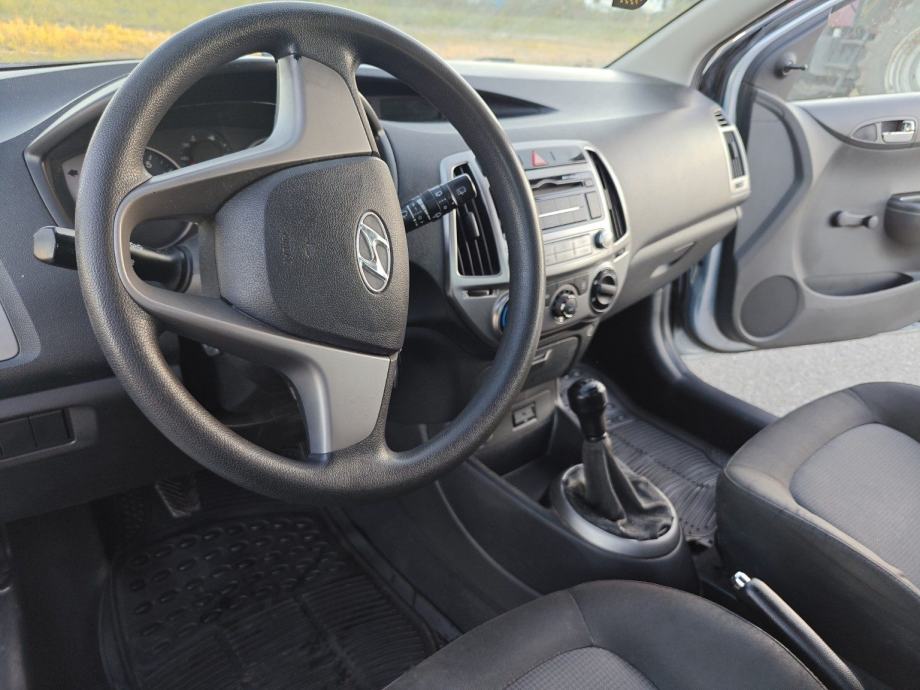 Hyundai i20 1,2, pogled izvana - slika 2