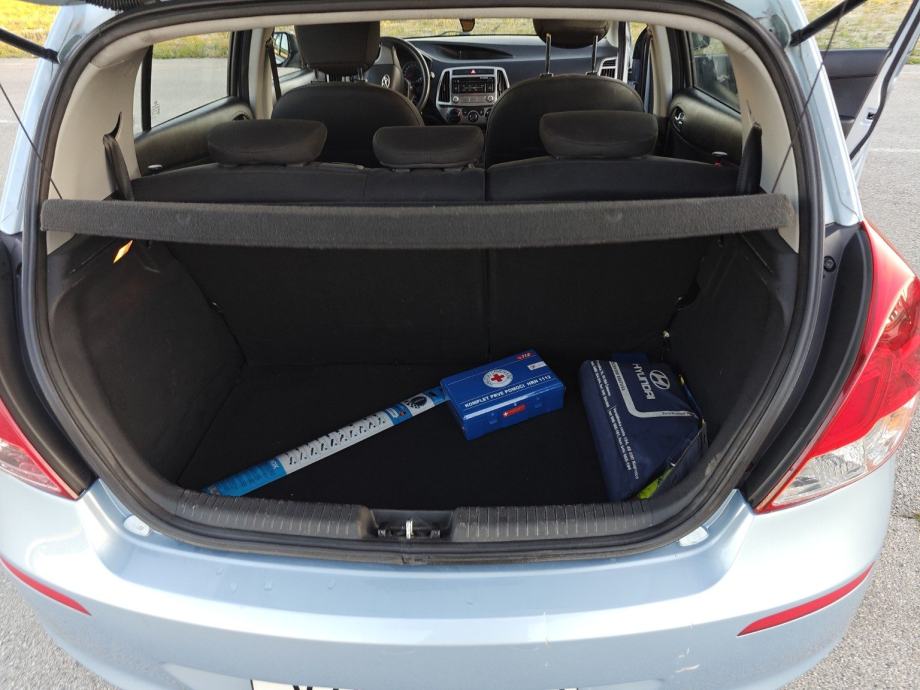 Hyundai i20 1,2, fotografija 7