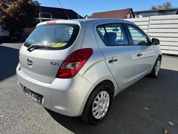 Hyundai i20 1,2 5 Vrata Klima Top stanje !!!, pogled izvana - slika 3