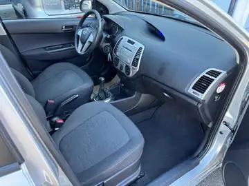 Hyundai i20 1,2 5 Vrata Klima Top stanje !!!, pogled izvana - slika 5