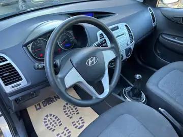 Hyundai i20 1,2 5 Vrata Klima Top stanje !!!, fotografija 6
