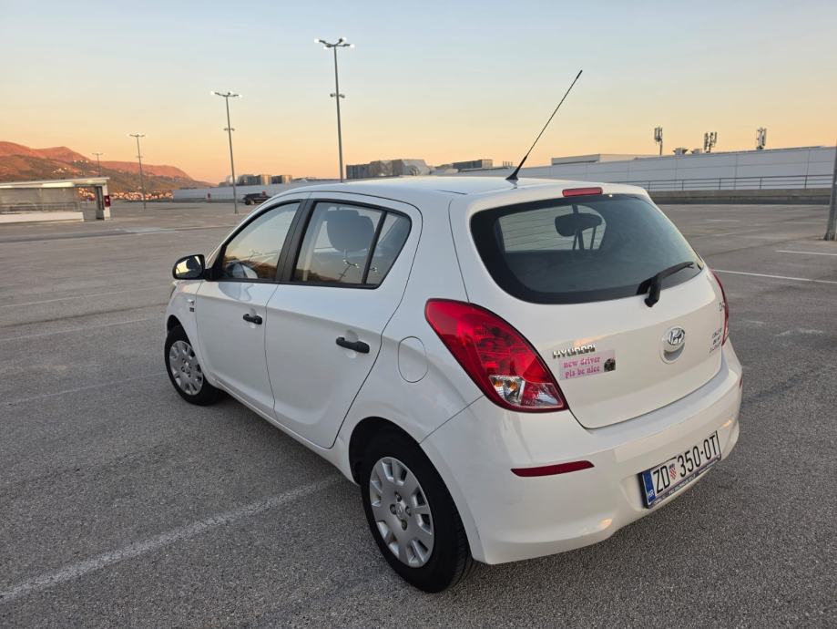 Hyundai i20 1,2, fotografija 2